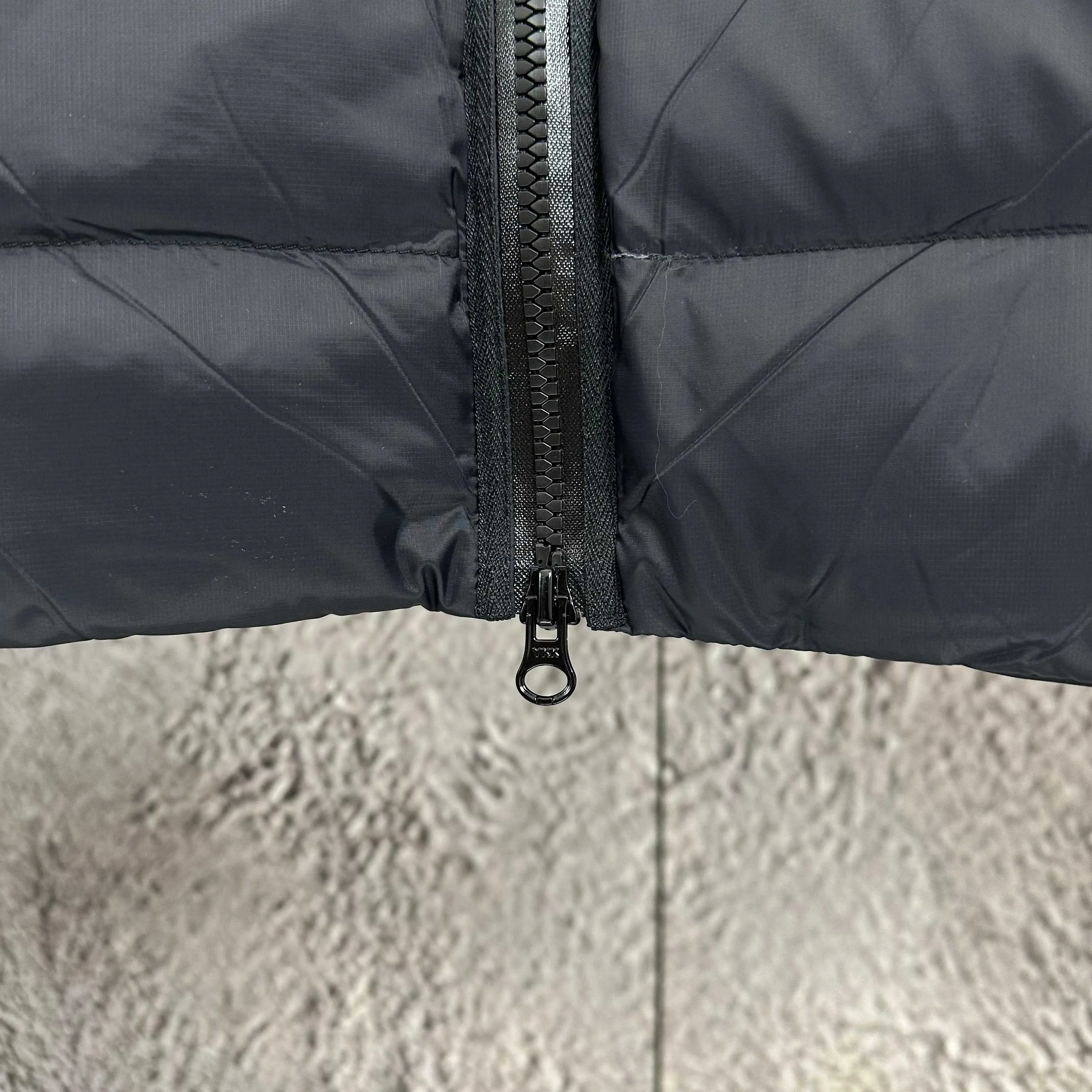 P960 𝙉𝙚𝙬⚜️ CANADA*GOOSE Canada Goose 25-year winter light down jacket, 90 white duck down filling, windproof and wear-resistant, splicing design upper body effect does not appear bloated Color: Apricot Black Size: 48-56